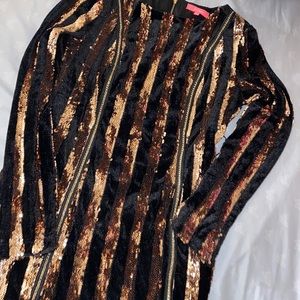 Cute mini sequence/velvet dress